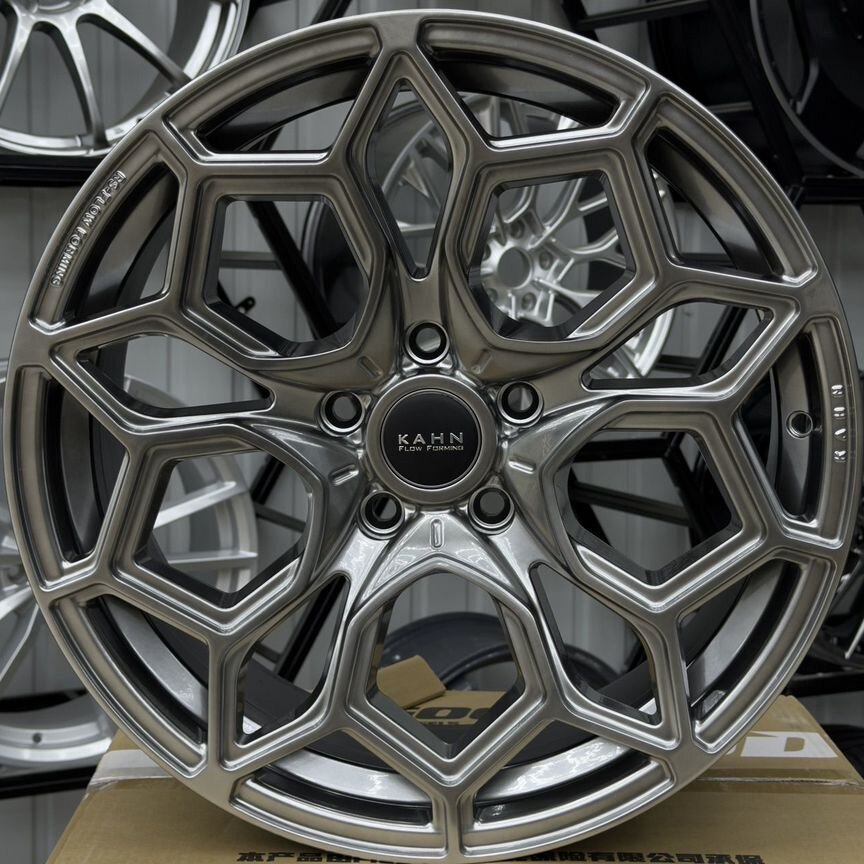Литые диски Powcan 8×R18 5×114.3