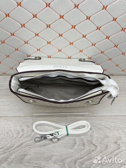 Сумка новая Guess, белая и беж