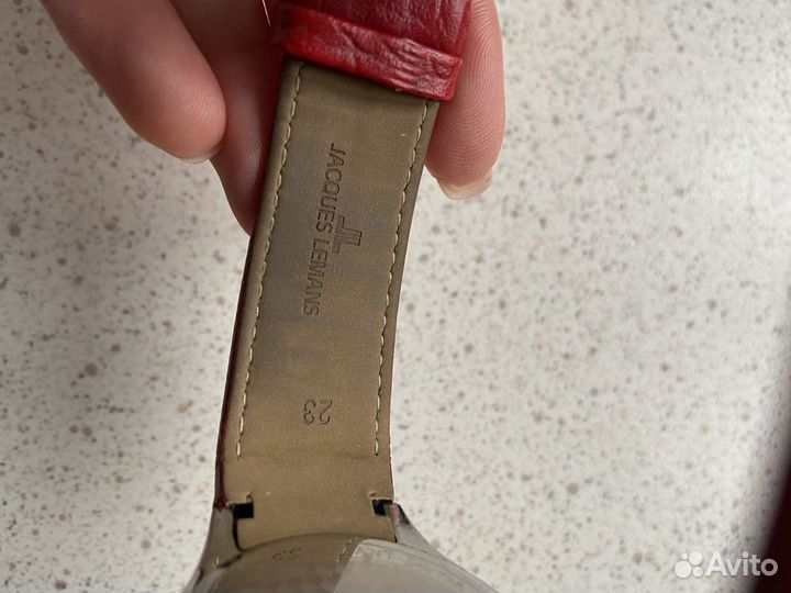 Часы женские Jacques Lemans