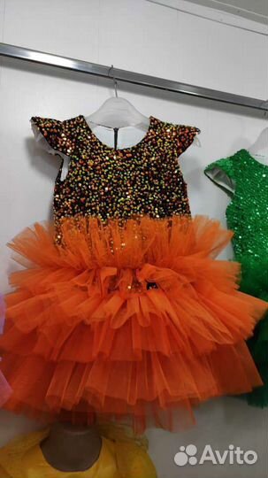 Блестящее пышное платье для девочки