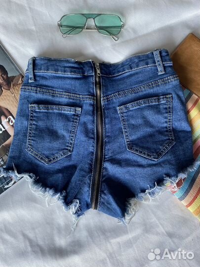 Шорты с замком сзади