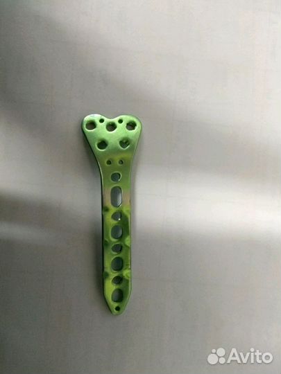 Титановая пластина