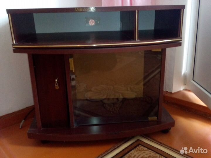 Подставка под телевизер