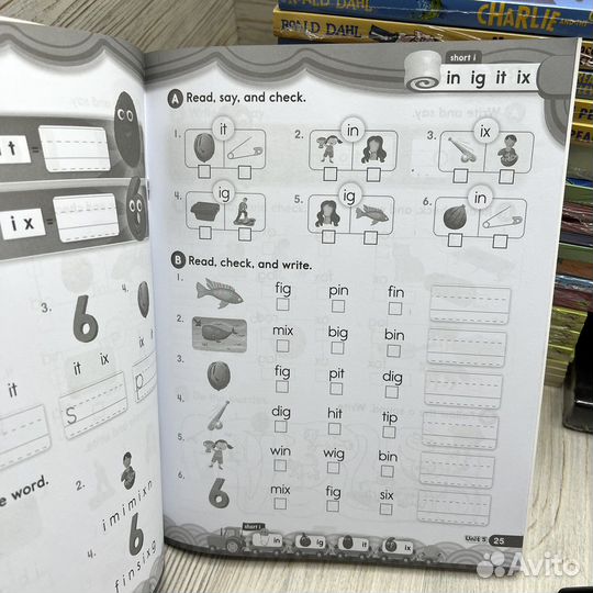 Oxford Phonics World 2