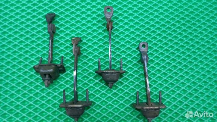 Ограничитель двери Ford Оriоn 3/Еsсоrt