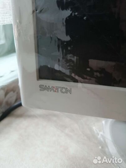 Монитор Samsung Samtron 72V 17