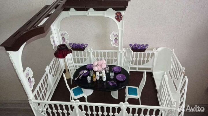 Кукольный домик с мебелью