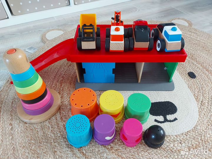 IKEA парковка, пирамида и сортер