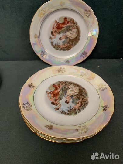 Столовые тарелки 