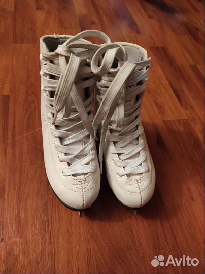 Коньки фигурные размер 30