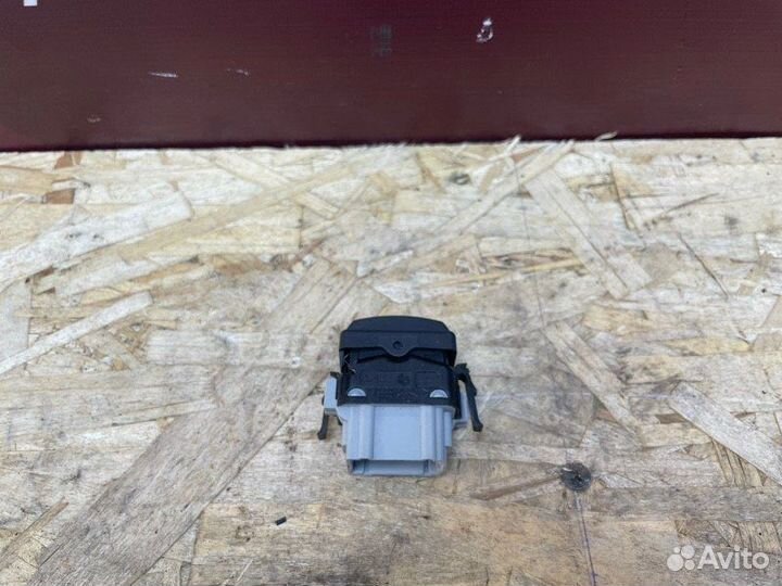 Кнопка обогрева сидений Renault Logan