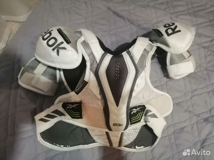 Нагрудник хоккейный