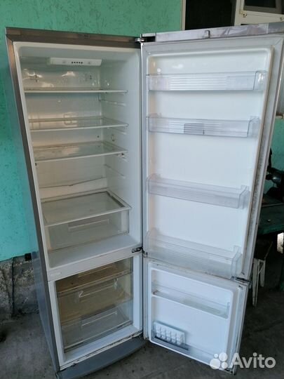 Продам холодильник на запчасти
