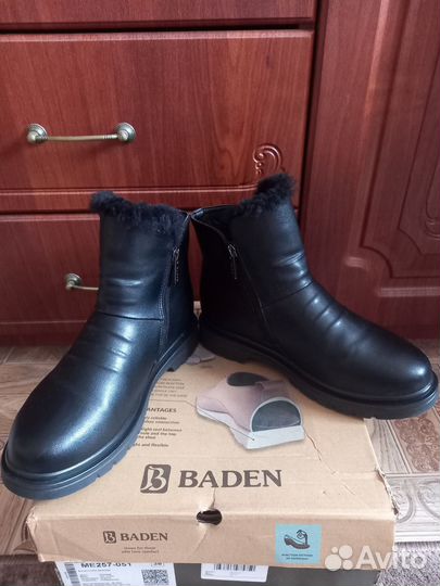 Продам новые зимние женские ботинки baden