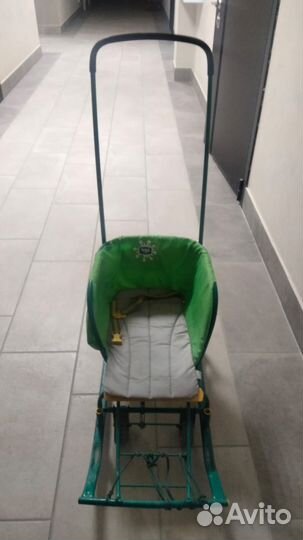 Детские санки с выдвижными колесами