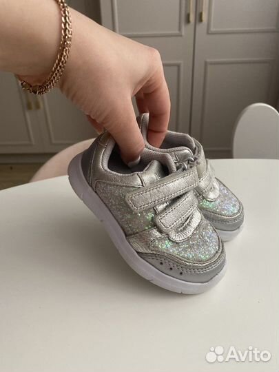 Кроссовки clarks