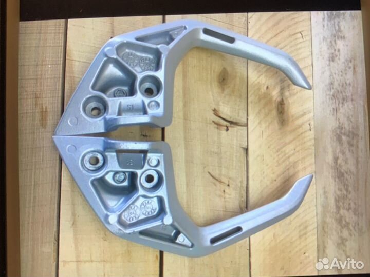 Кронштейн bmw g310 (поручень)