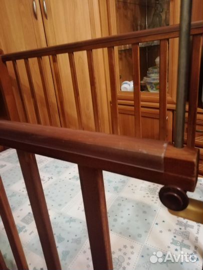 Детская кроватка