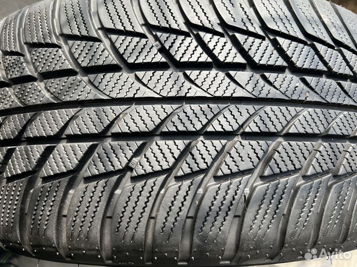 Bridgestone Blizzak LM-001 225/50 R17