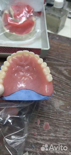 Зубной техник