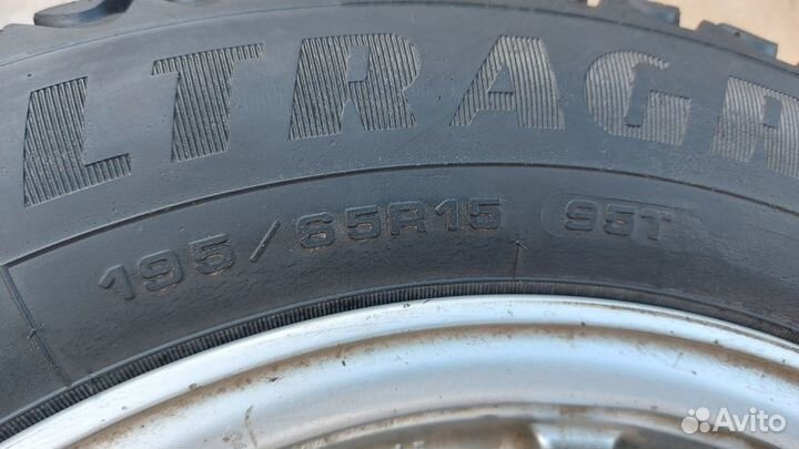 Goodyear Ultragrip Ice Arctic 195/65 R15