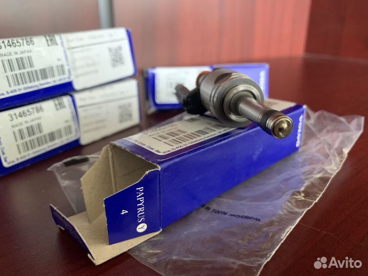 Топливная форсунка бензин Volvo 31465786