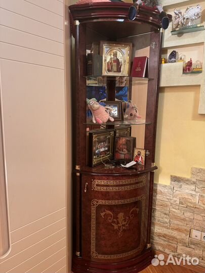 Витрина угловая