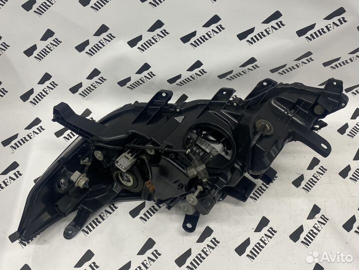 Фара правая Toyota Land Cruiser Prado 150 2013-201