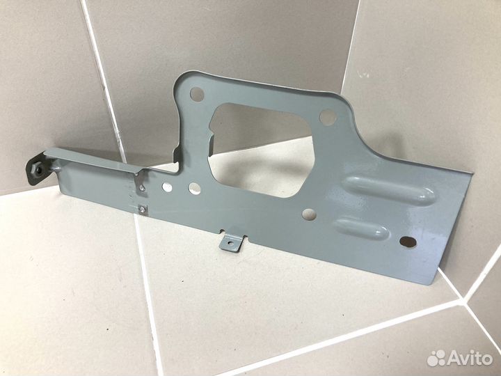 Панель рамки радиаторов левая LADA Vesta 2015)