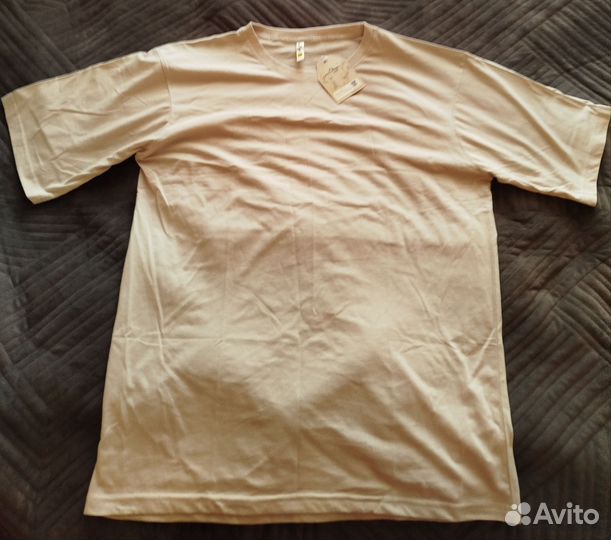 Футболки две Новые в упаковке