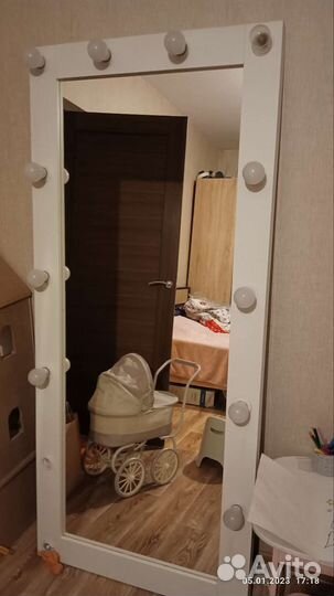 Гримерное зеркало с лампочками бу