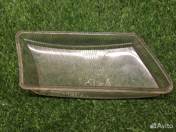 Стёкла левой фары Volkswagen Passat B5