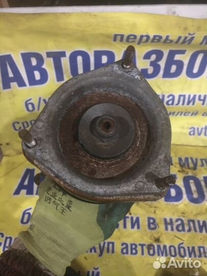 Стойка передняя левая LADA Priora