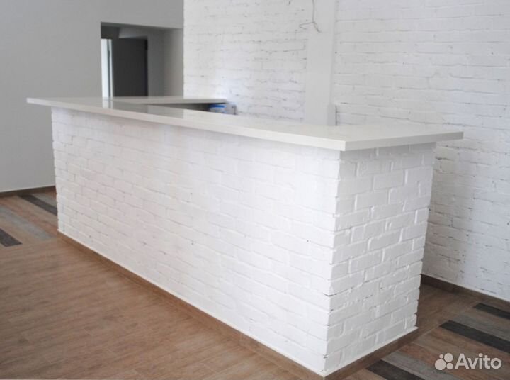 Барная стойка для клиники кварцевого агломерата