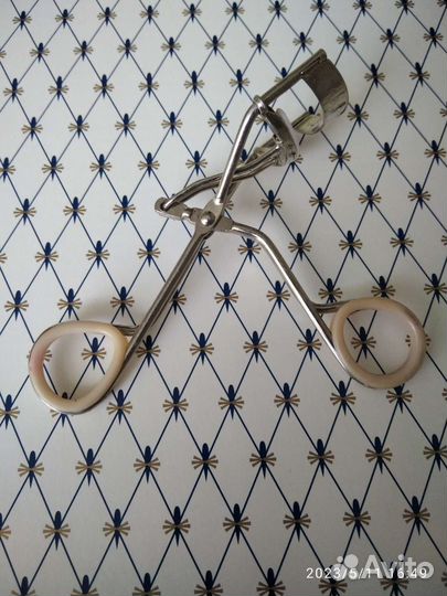 Щипцы для завивки ресниц mary kay