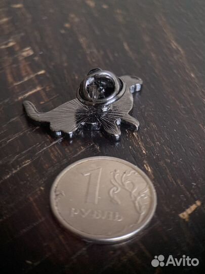 Значок металлический динозаврик