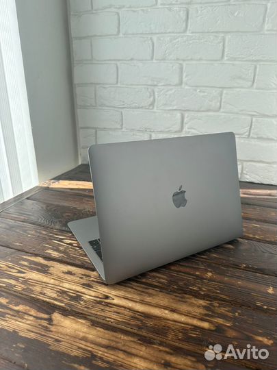 Apple MacBook Air 13 inch 2019 i5/128/8