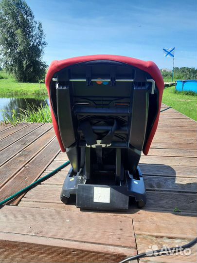 Автомобильное кресло