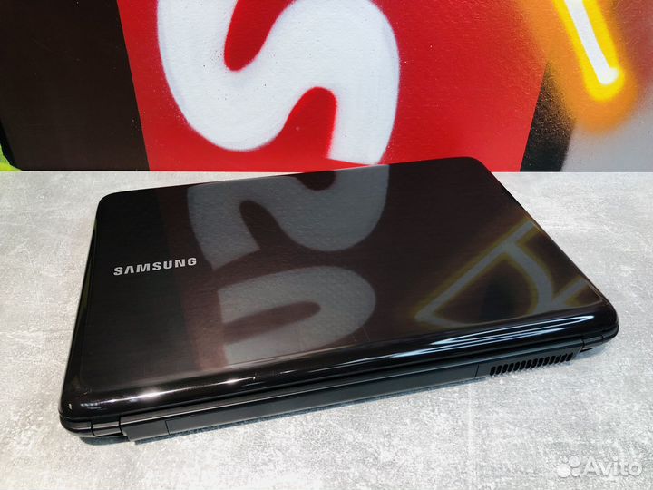 Samsung R540 core i3/ ram 4 gb/ ssd 256gb
