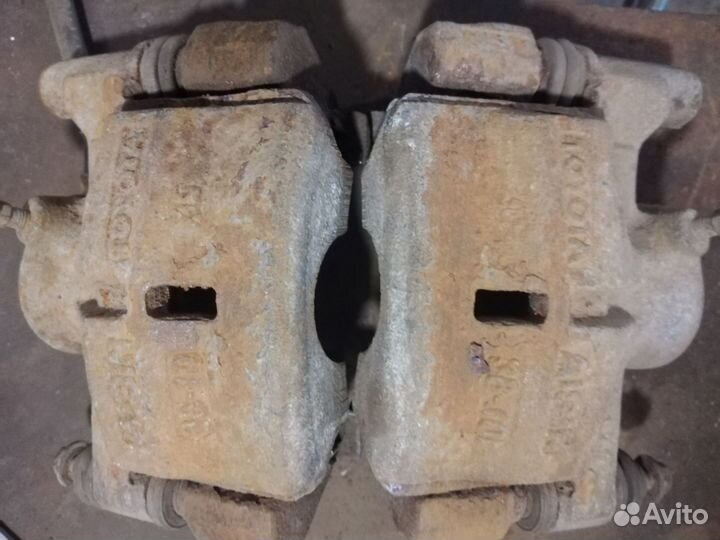 Супорт тормозной задний toyota avensis т220