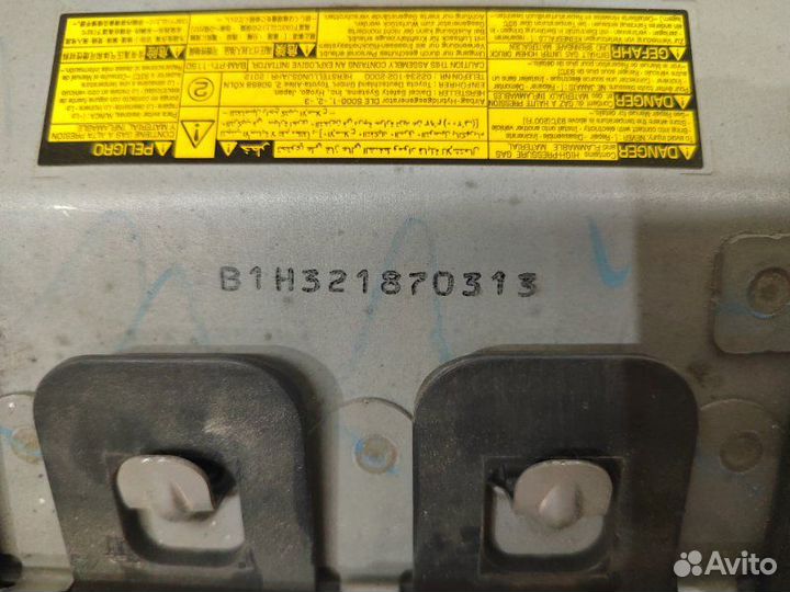 Подушка безопасности в колени передняя левая