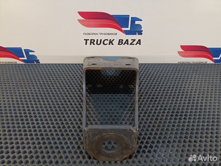 1509784 Кронштейн переднего амортизатора