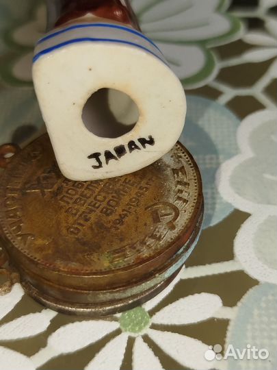 Статуэтка фарфор Япония Пастер падре с ребëнком