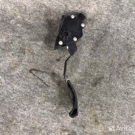 Педаль газа Toyota Auris E150 1znfe 2009