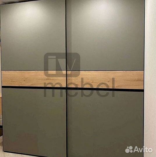 Зеркальный шкаф