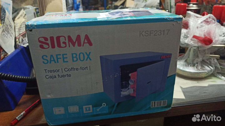 Сейф для денег и документов
