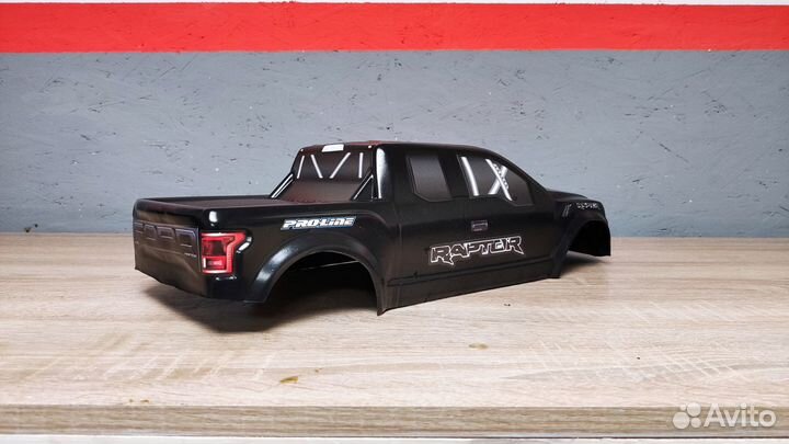 Кузов неубивайка Ford raptor 1/8 1/10 (оклеенный)