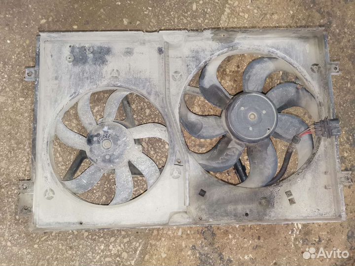Вентилятор охлаждения Skoda Octavia A4 Tour