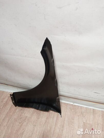Крыло правое переднее правое Mercedes C-Class W204