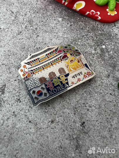 Магниты на холодильник из разных стран